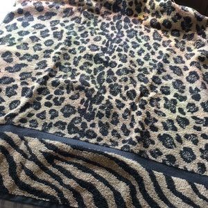 Leopard bath towel
